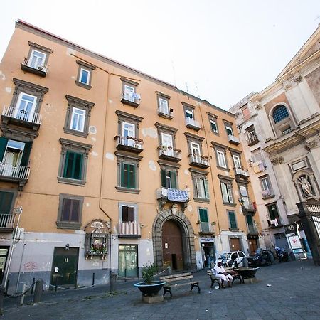 Largo Donnaregina Home Neapel Exterior foto