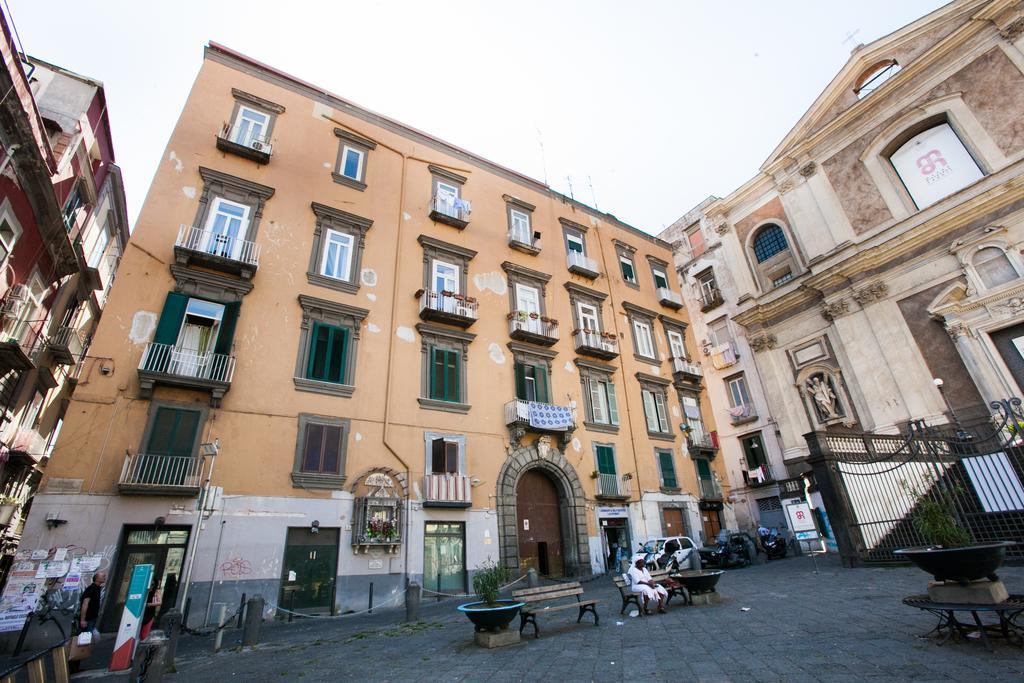 Largo Donnaregina Home Neapel Exterior foto