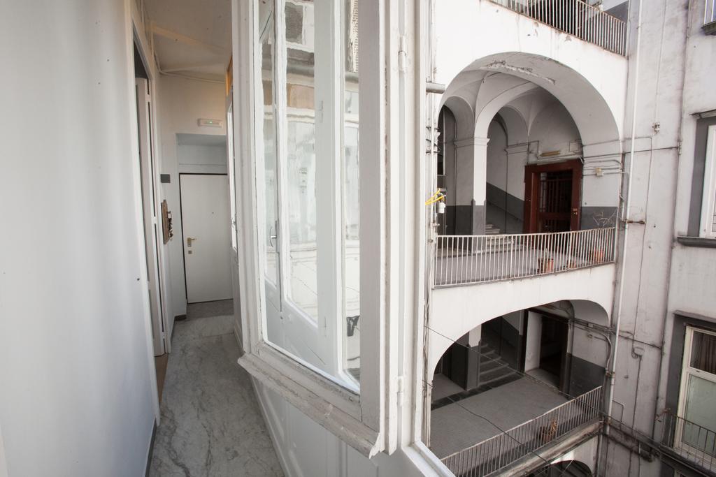Largo Donnaregina Home Neapel Exterior foto