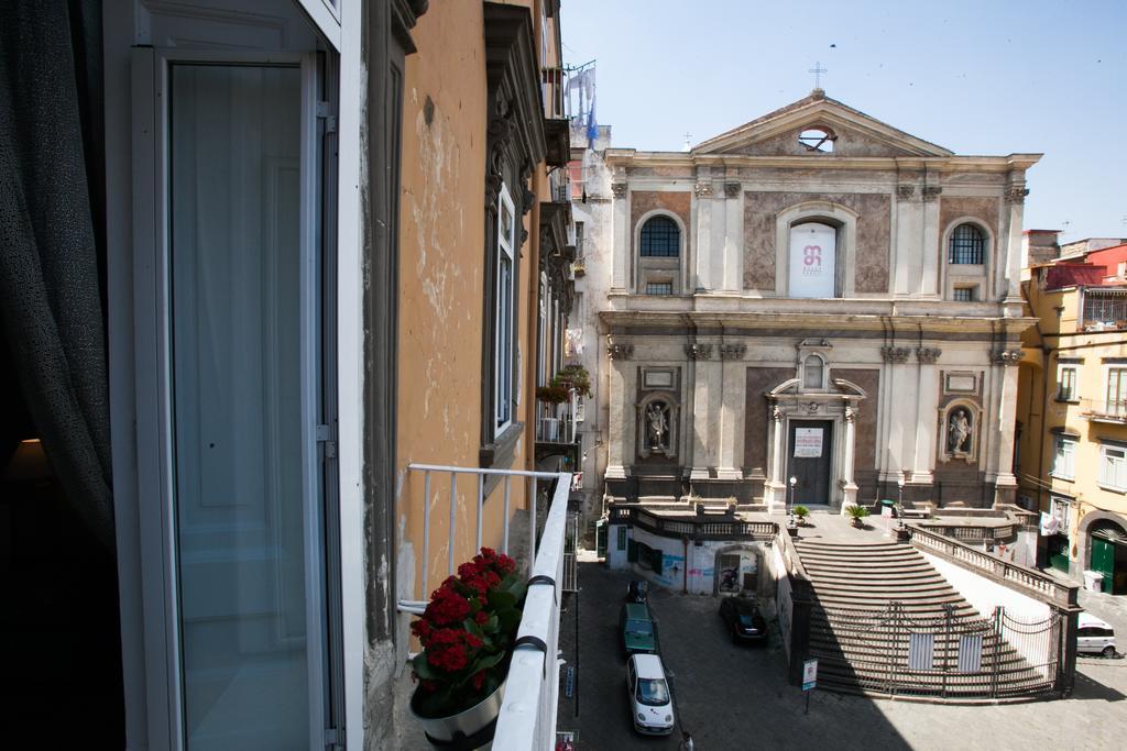 Largo Donnaregina Home Neapel Exterior foto